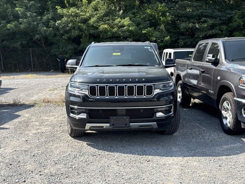 Used 2024 Jeep Wagoneer Series III AWD/4WD image 2