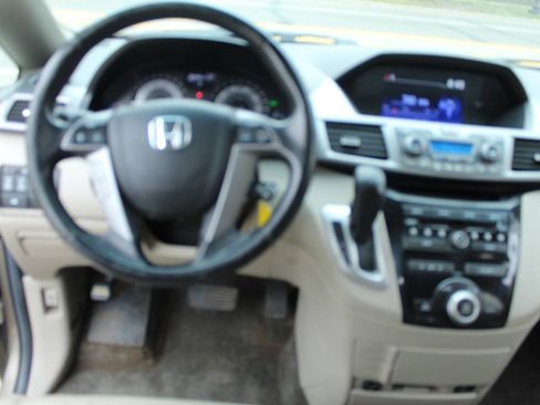 Used 2012 Honda Odyssey EX-L image 16