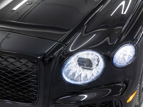 New 2025 Bentley Flying Spur Plug-In Hybrid image 13