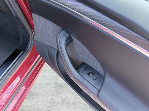 Used 2022 Tesla Model S image 47