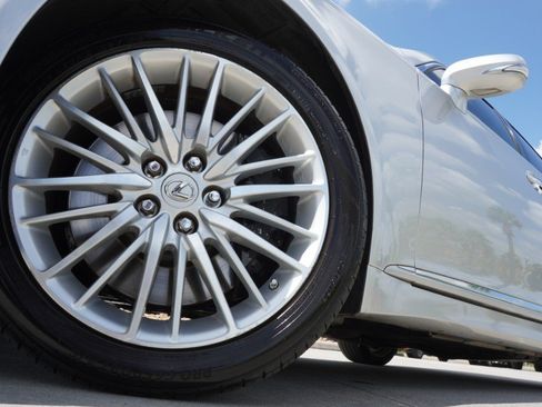 Used 2010 Lexus LS 460 w/ Sport Pkg RWD image 11