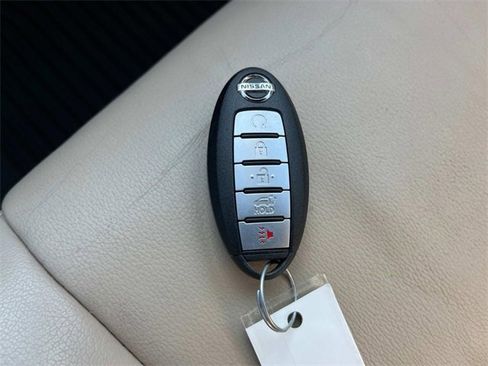 Used 2018 Nissan Pathfinder Platinum image 45