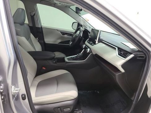 Certified 2022 Toyota RAV4 Limited AWD/4WD image 14