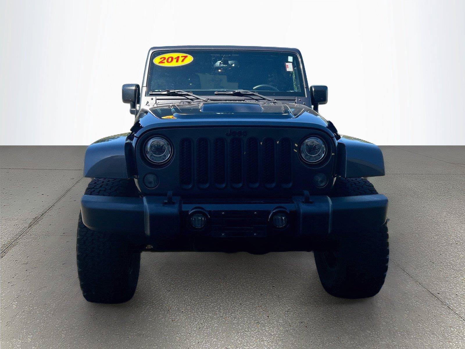 Used 2017 Jeep Wrangler Unlimited Sahara AWD/4WD image 9