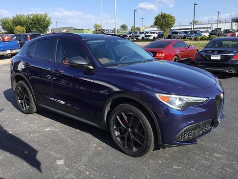 Used 2019 Alfa Romeo Stelvio AWD image 7