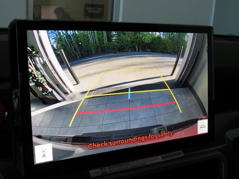 Certified 2025 Toyota Tacoma TRD Off-Road image 38