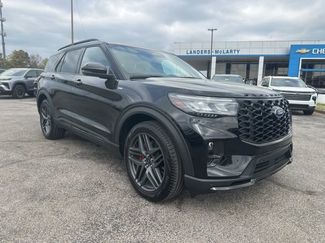 Used 2025 Ford Explorer ST-Line w/ Premium Package video 1