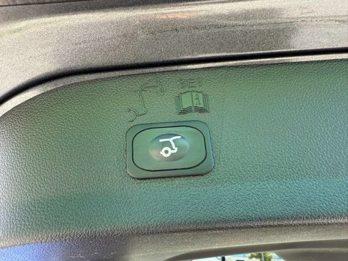 Used 2015 Ford Escape Titanium w/ Equipment Group 301A FWD image 31
