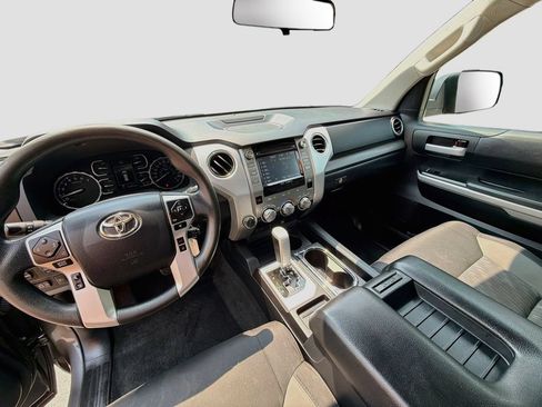 Used 2018 Toyota Tundra SR5 AWD/4WD image 9