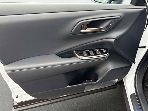 New 2026 Toyota Crown Platinum image 18