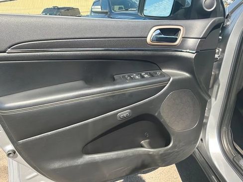 Used 2015 Jeep Grand Cherokee Limited AWD/4WD image 16