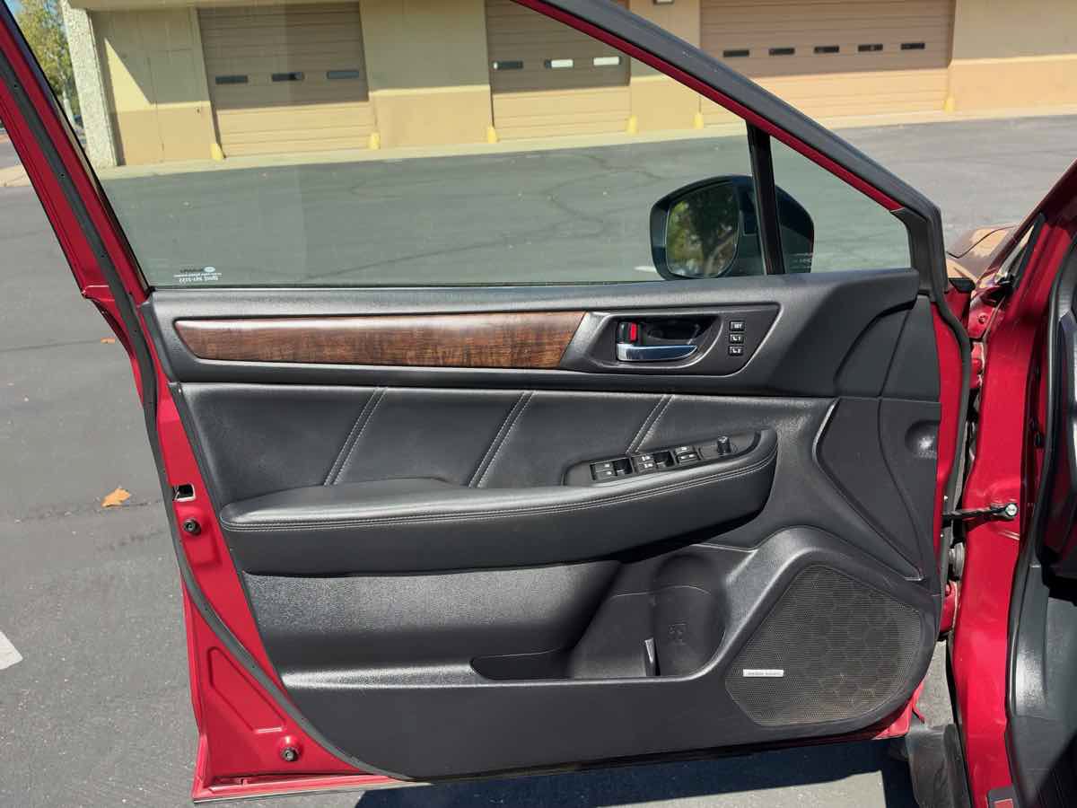 Used 2018 Subaru Outback 3.6R Limited AWD/4WD image 12