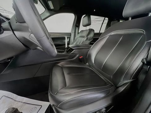 Used 2024 Jeep Grand Cherokee L Limited image 23