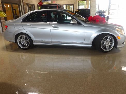 Used 2009 Mercedes-Benz C 300 Sedan image 7