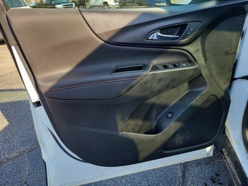 Used 2022 Chevrolet Equinox RS AWD/4WD image 16