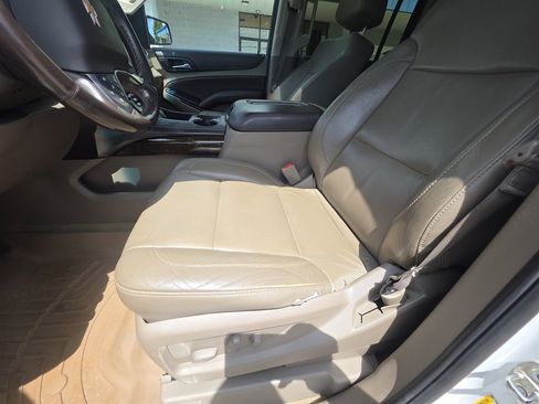 Used 2015 Chevrolet Suburban LT AWD/4WD image 11