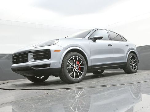 Used 2026 Porsche Cayenne S AWD/4WD image 11