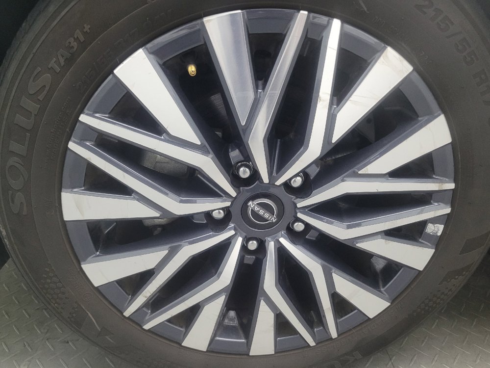 Used 2025 Nissan Altima 2.5 SV FWD image 31