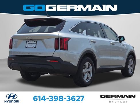 Used 2022 Kia Sorento LX FWD image 8