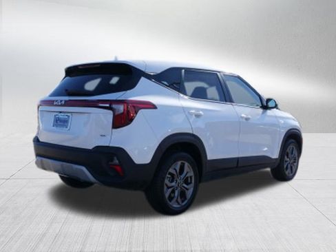 Used 2025 Kia Seltos LX image 3