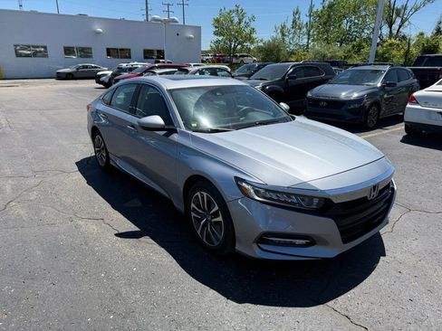 Used 2018 Honda Accord EX image 4