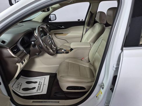 Used 2017 GMC Acadia Denali w/ Technology Package image 9