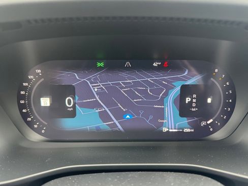 New 2026 Volvo XC40 B5 Ultra w/ Protection Package Premier image 11