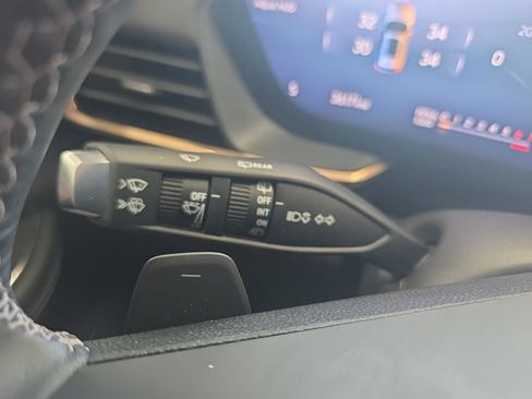 Used 2024 Buick Envision Avenir AWD/4WD image 44