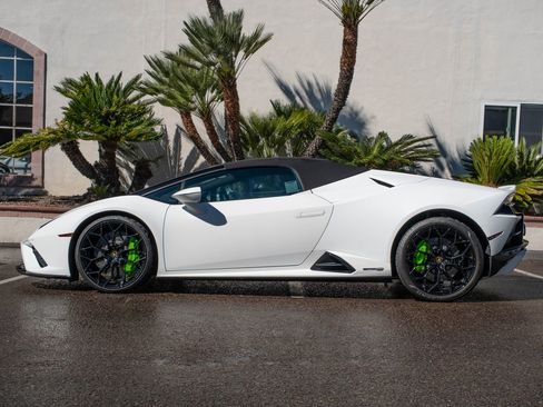 Used 2023 Lamborghini Huracan EVO image 25