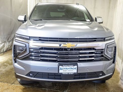 New 2026 Chevrolet Suburban Premier image 5