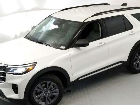 New 2025 Ford Explorer Active w/ Active Comfort Package image 19