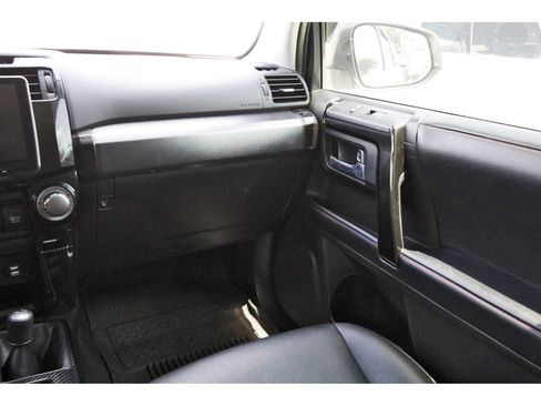 Used 2019 Toyota 4Runner TRD Off-Road Premium AWD/4WD image 10
