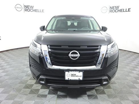 Certified 2025 Nissan Pathfinder S image 2