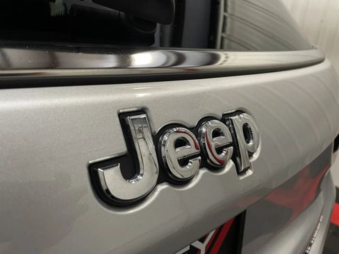 Used 2025 Jeep Compass Limited AWD/4WD image 15