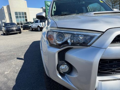 Used 2018 Toyota 4Runner TRD Off-Road image 23