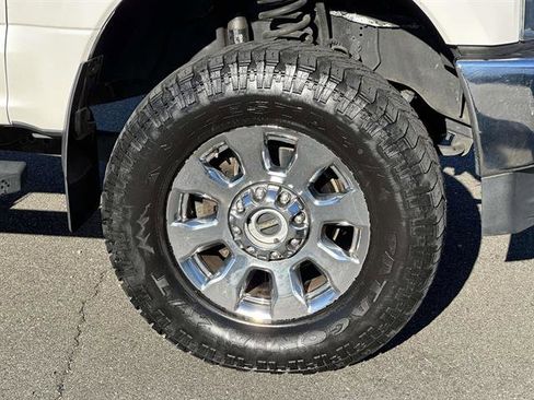 Used 2017 Ford F350 Lariat w/ Chrome Package image 7