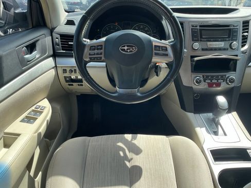 Used 2013 Subaru Outback 2.5i Premium AWD/4WD image 19