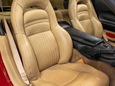 Used 1999 Chevrolet Corvette Coupe w/ Memory Pkg image 40