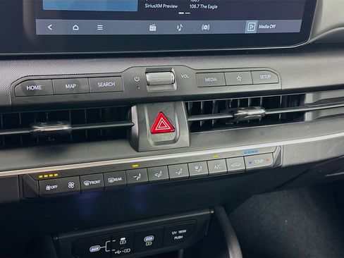 Used 2025 Kia K4 LXS image 23