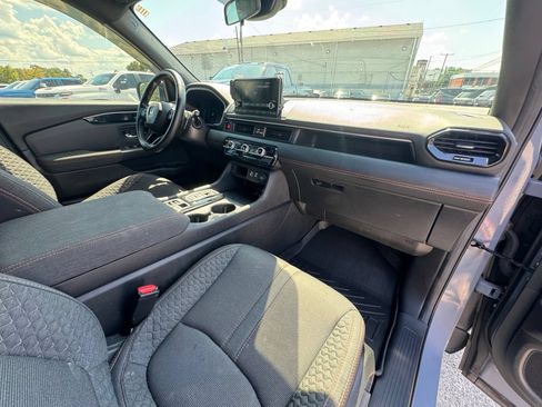 Used 2025 Honda Pilot Sport image 32