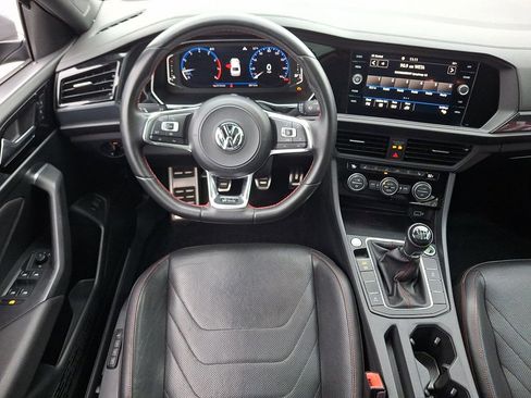 Used 2020 Volkswagen Jetta GLI image 11