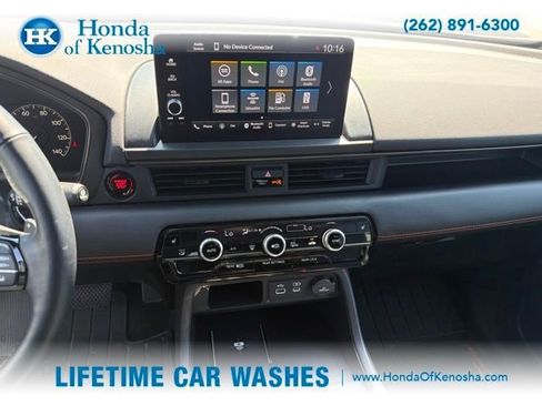 Used 2025 Honda Pilot TrailSport image 9