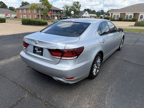 Used 2017 Lexus LS 460 w/ Comfort Package RWD image 4