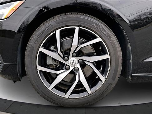 Used 2020 Volvo S60 T5 Momentum image 32