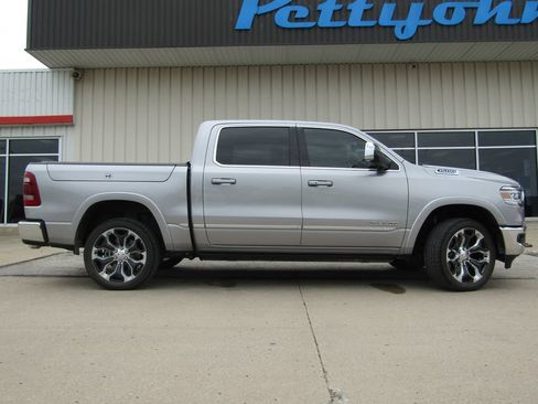 Used 2023 RAM 1500 Limited AWD/4WD image 2