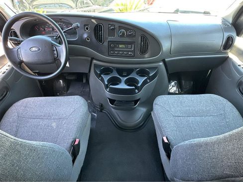 Used 2007 Ford E-150 and Econoline 150 RWD image 4
