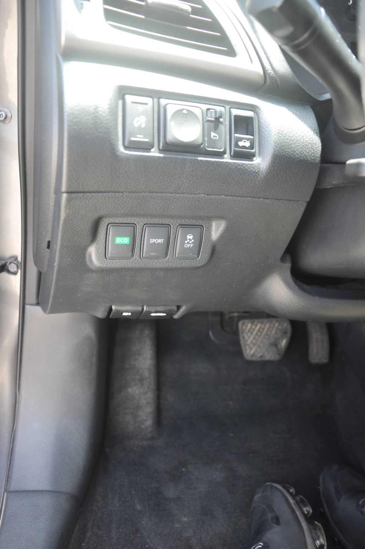 Used 2015 Nissan Sentra SV FWD image 27