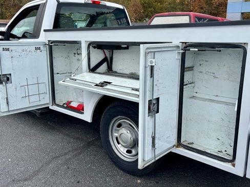 Used 2019 Ford F250 XL w/ Power Equipment Group image 9