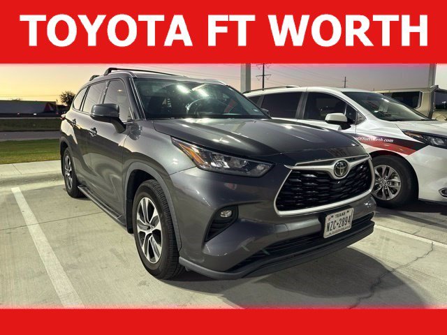 Used 2020 Toyota Highlander XLE FWD image 1