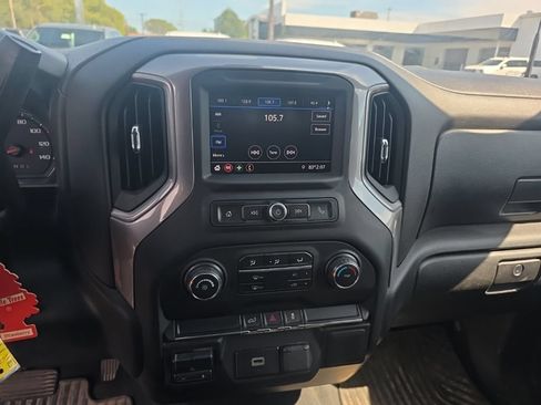 Used 2020 Chevrolet Silverado 2500 Custom w/ Custom Value Package AWD/4WD image 12
